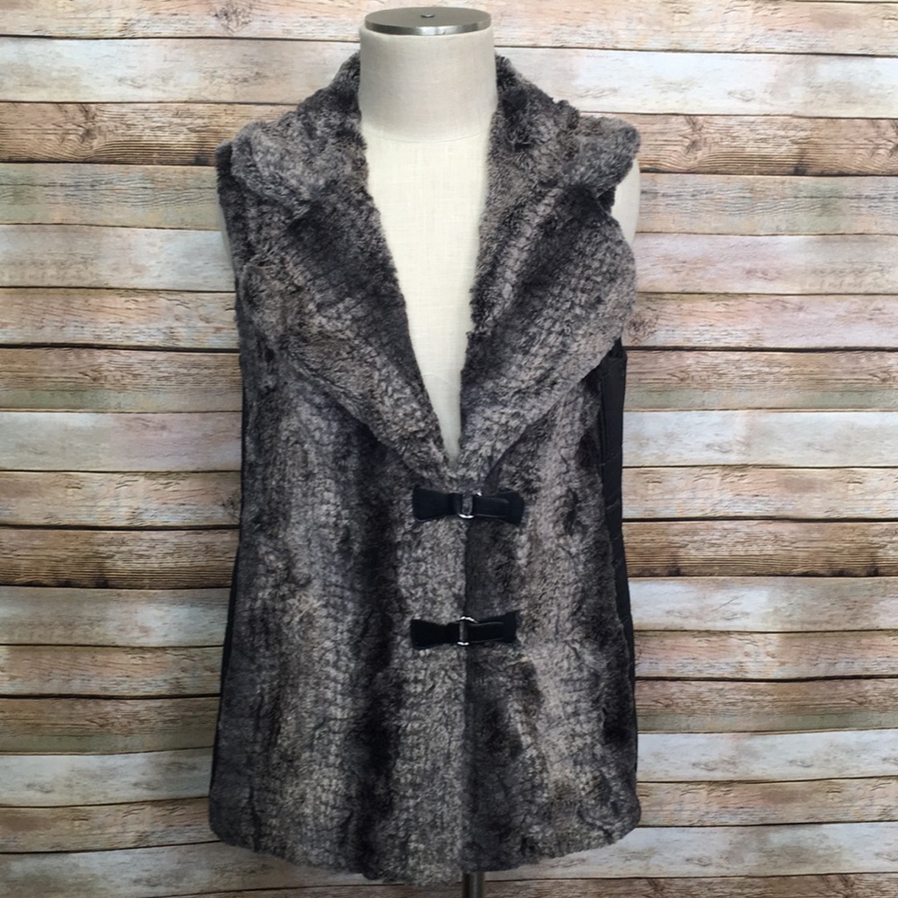 Neyelle Faux Fur Vest